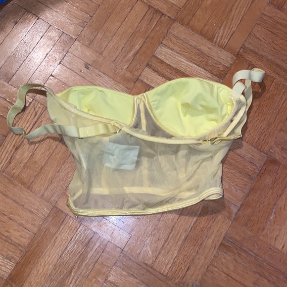 Beautiful new never worn yellow corset crop - Picture 2 of 3